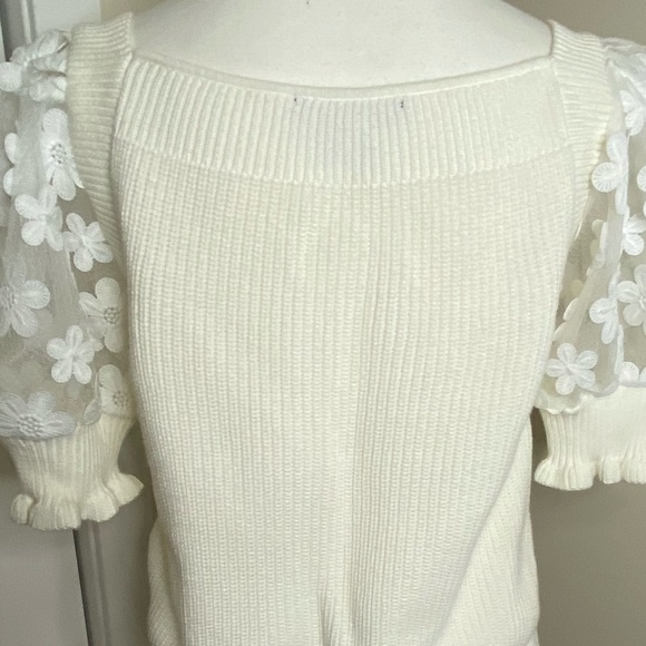 French Connection Cotton Embroidered Flower Puffy Sleeve Sweater. Sz- L - Picture 2 of 16